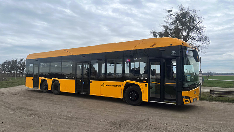 En Solaris-buss med den nya Värmlandstrafiks design