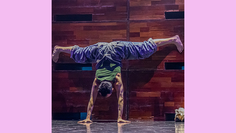 Sami Handstand Dance