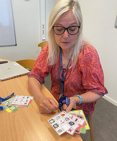 Ett lättillgängligt bildstöd för samtal med patient, framtaget med bilder anpassat för ett besök i vården.